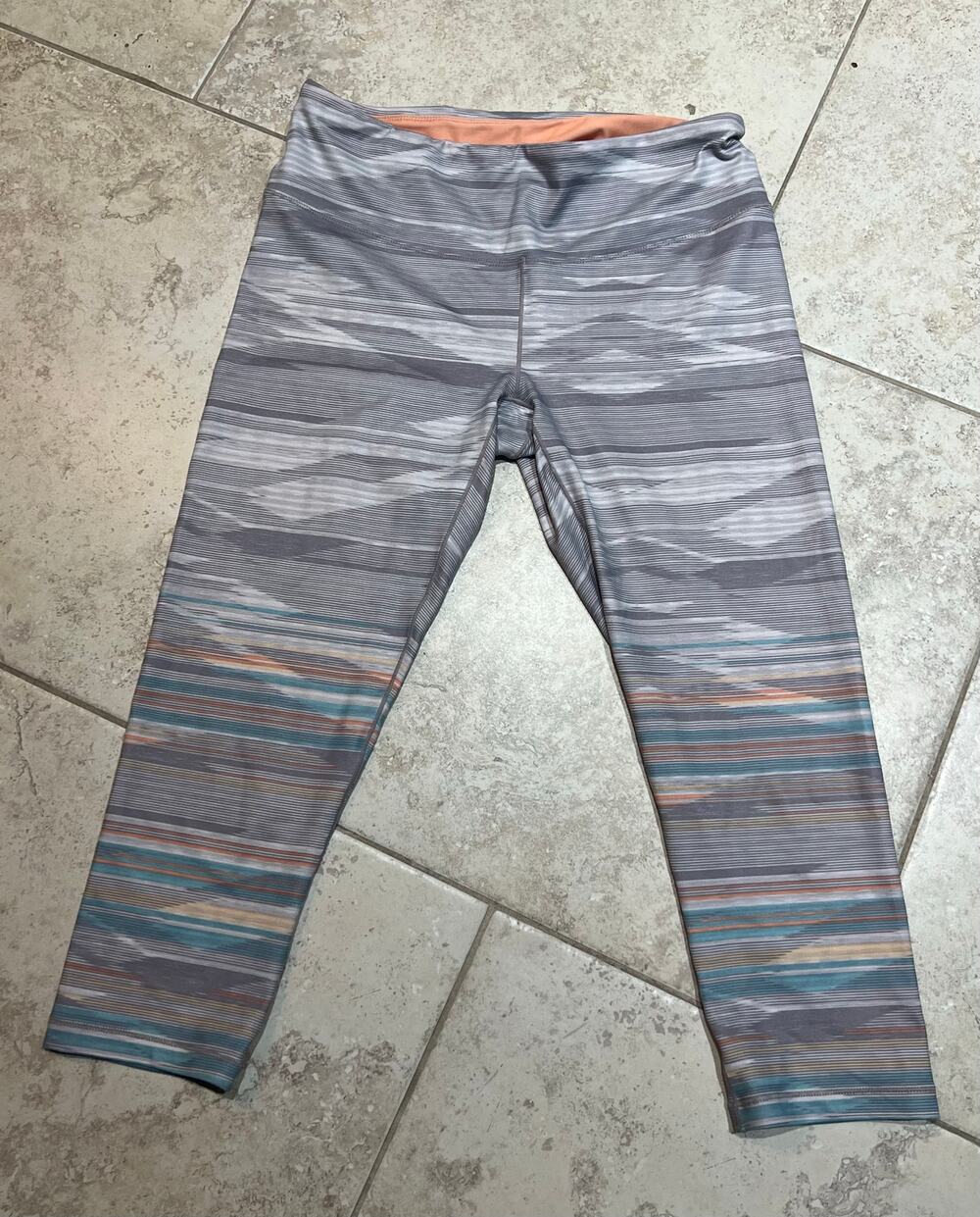 PrAna Pillar Ashy Sunrise Printed Mid Rise Capri Legging Size M